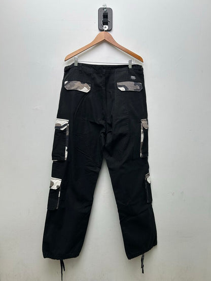 Preowned Supreme Black Snow Camo Cargo Sz.36