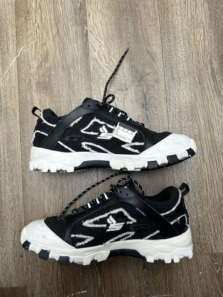 Preowned Sicko Hiking Sneaker Black White Sole Sz.8.5