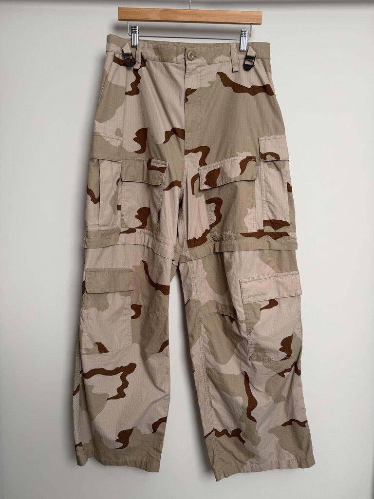 Preowned Balenciaga Camo Cargos size S (30-34)