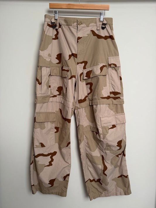 Preowned Balenciaga Camo Cargos size S (30-34)
