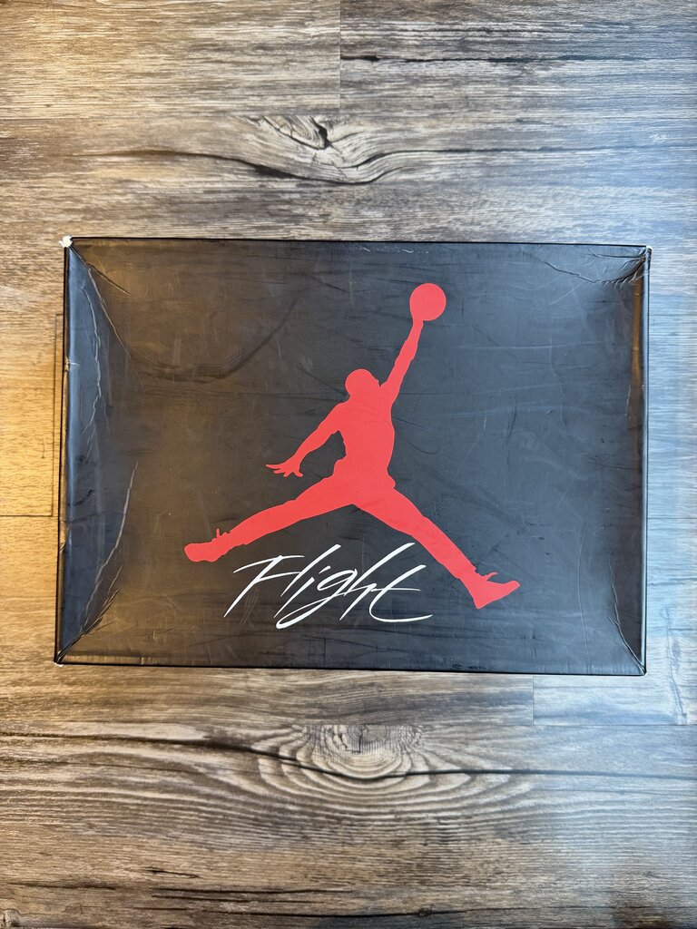 Preowned Jordan 4 Travis Scott size 8.5
