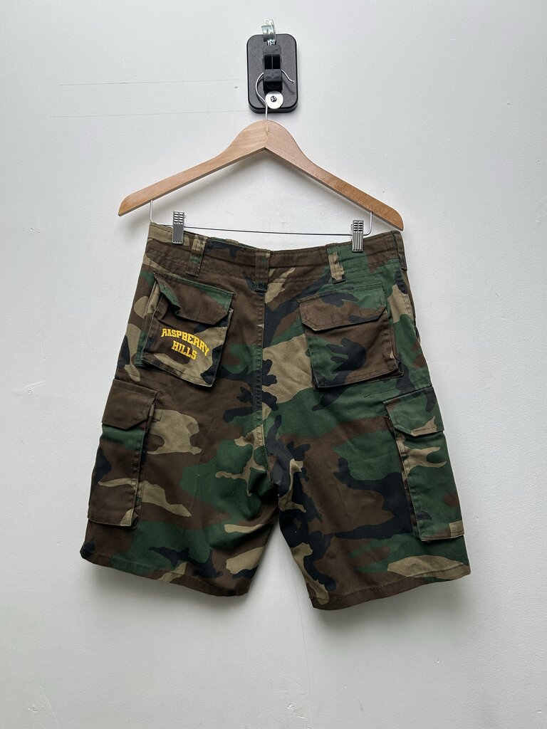 Preowned Gv Gallery Camo Yellow Spellout Shorts Sz.Small