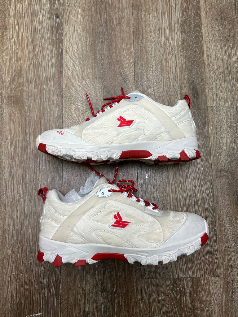 Preowned Sicko Hiking 424 White Mohair Sz.9