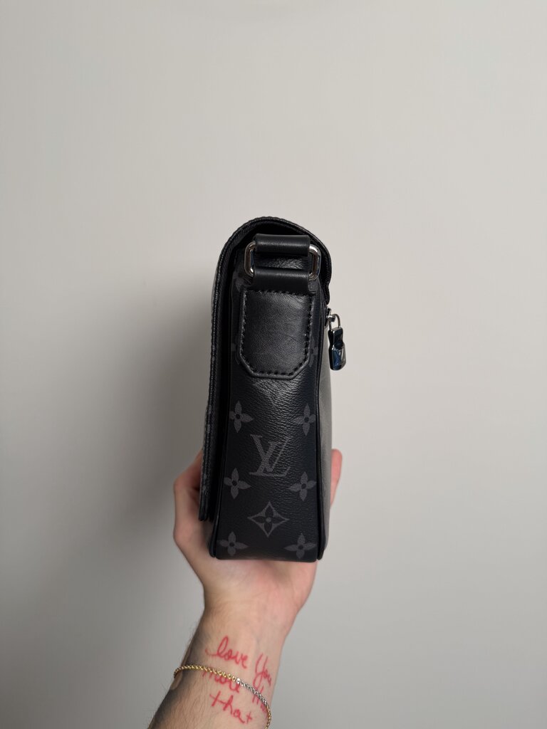 Preowned Louis Vuitton Black Monogram Messenger Bag