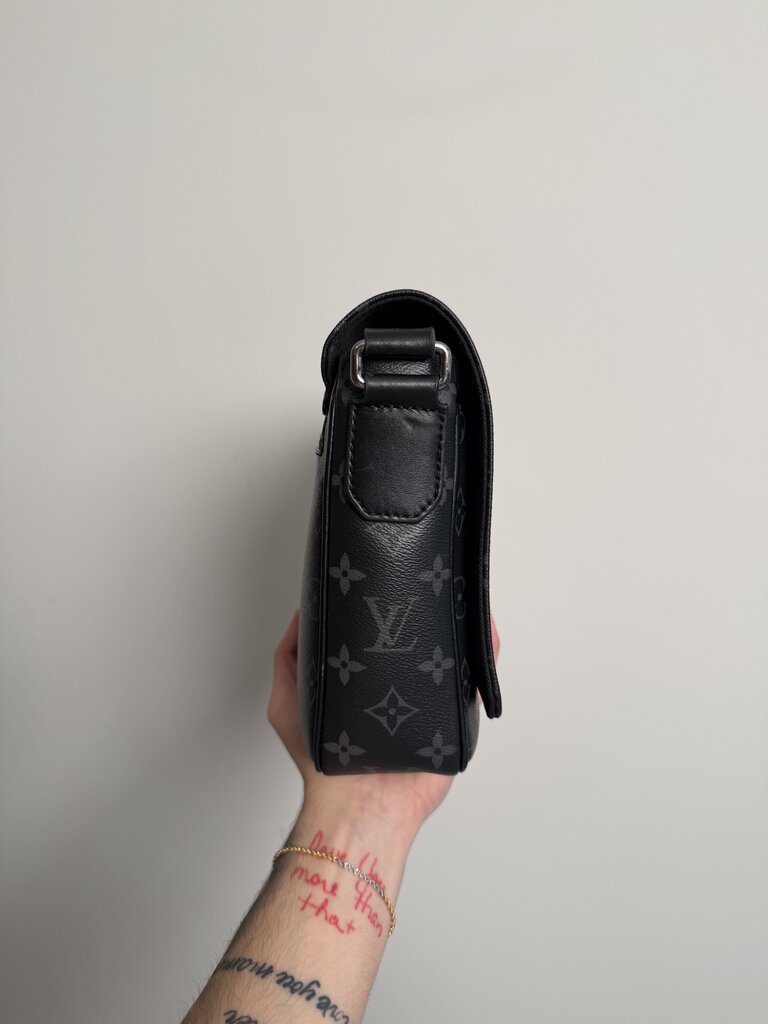 Preowned Louis Vuitton Black Monogram Messenger Bag