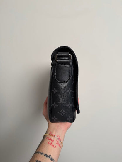 Preowned Louis Vuitton Black Monogram Messenger Bag