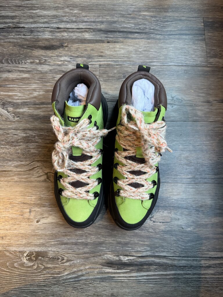 New GV Gallery Green Ski Boots Size 11