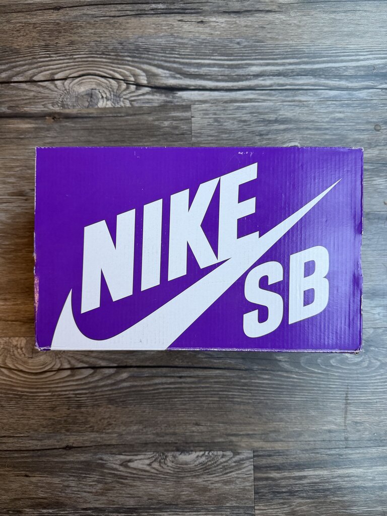 Pre-Owned Nike SB Mummy Sz. 9