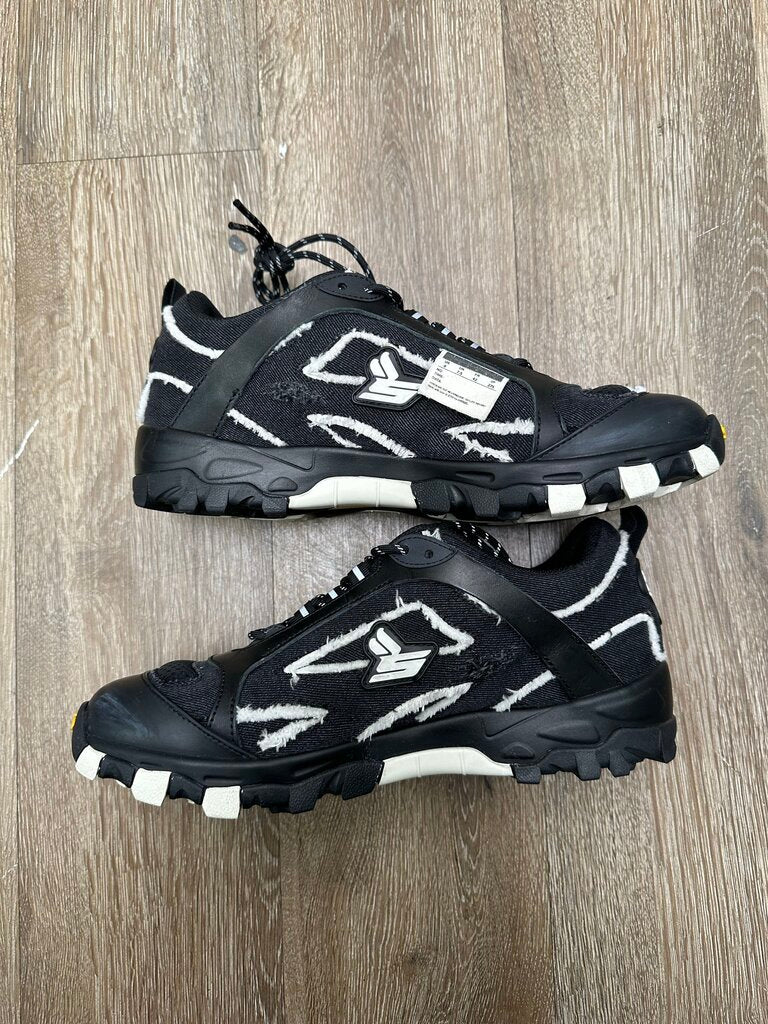 Preowned Sicko Black Hiking Sneaker Sz 9