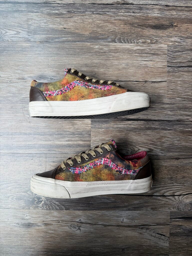 Preowned Vans Souvenir Chanel Size 10