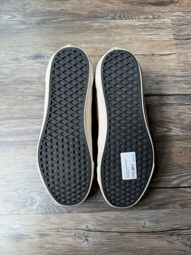 Preowned Vans Souvenir Chanel Size 10