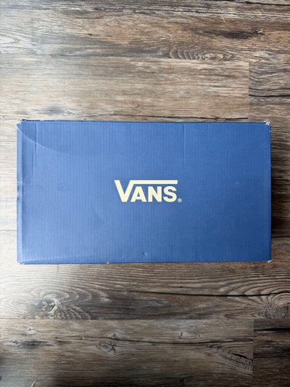 Preowned Vans Souvenir Chanel Size 10