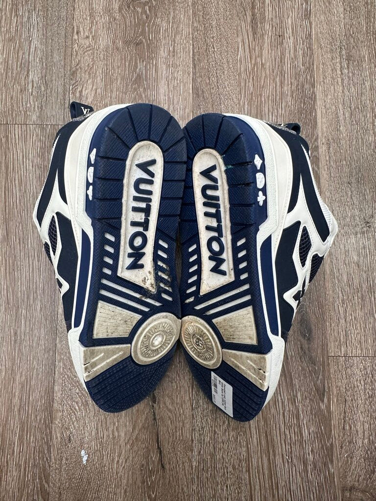 Preowned Louis Vuitton Navy White Skate Sz.7.5/9M (No Box)