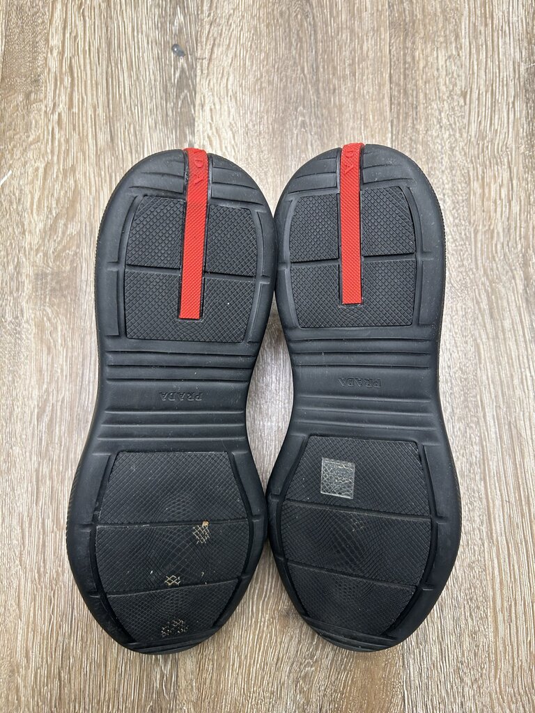 Preowned Prada Americas Cups Black Size 9 (11M)