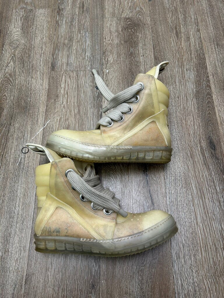 SNEAKERS – Page 2 – Shop Status