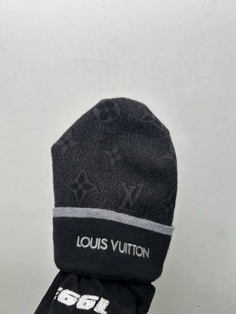 Preowned Louis Vuitton Monogram Black grey Beanie