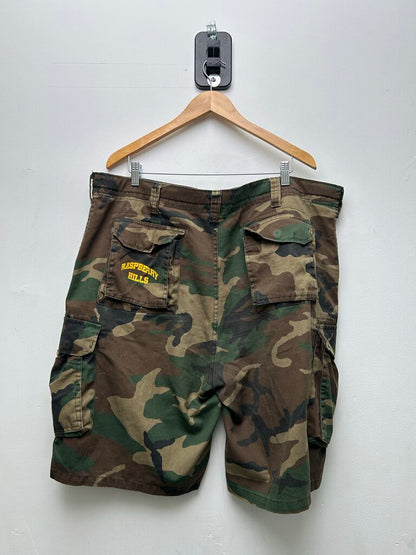 Preowned Gv Gallery Camo Yellow Shorts Sz.XL