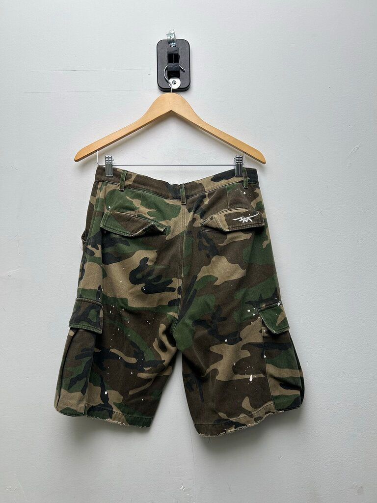Preowned HMDD Camo Cargo Shorts Size XS