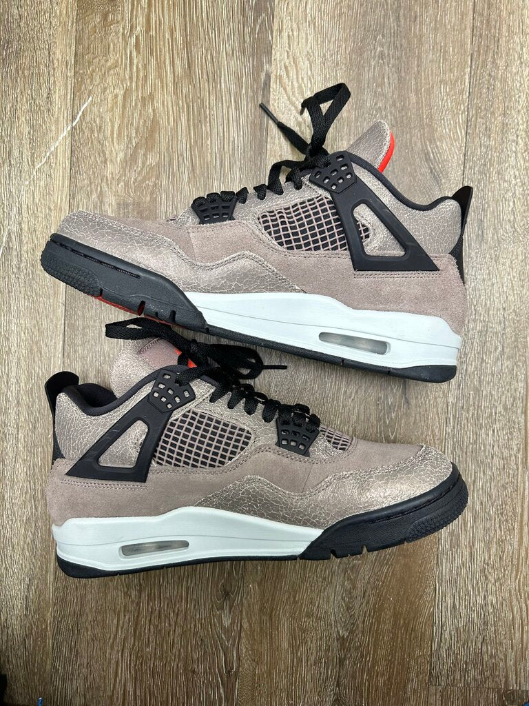 Preowned Jordan 4 Taupe Haze Sz.8.5