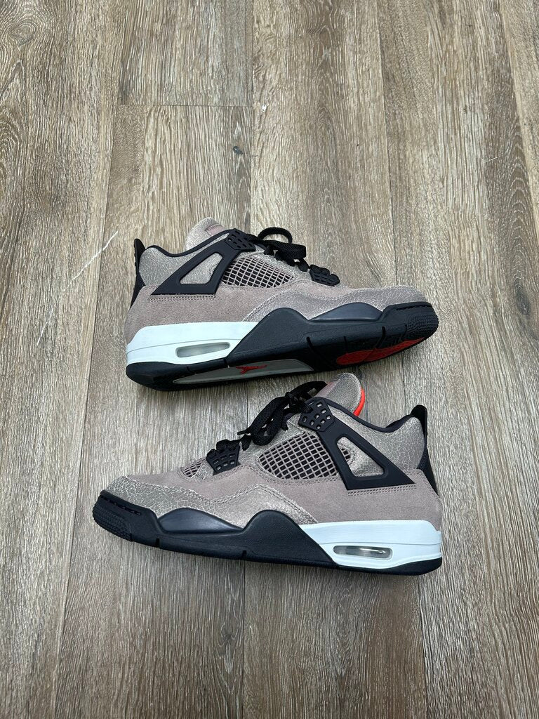 Preowned Jordan 4 Taupe Haze Sz.8.5
