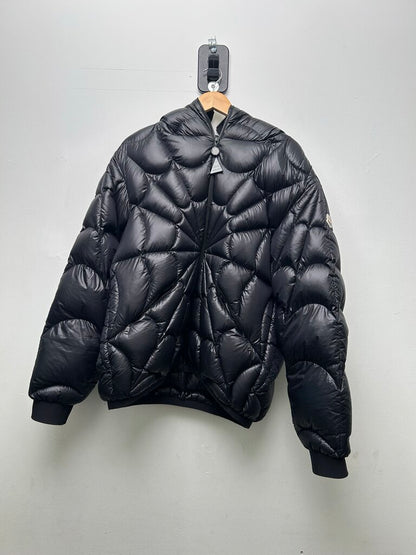 Preowned Moncler Black SpiderMan Web Sz.3