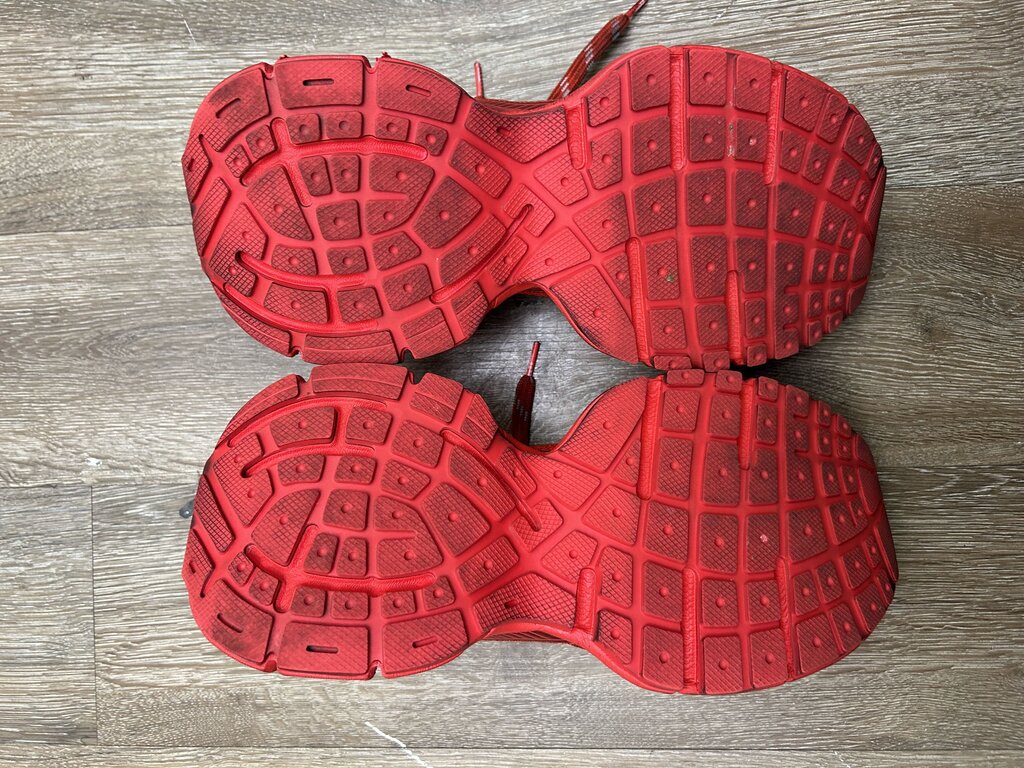 Preowned Balenciaga 3XL Red Size 43