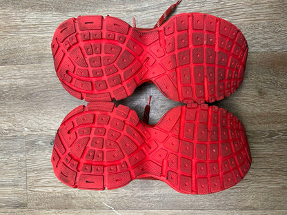 Preowned Balenciaga 3XL Red Size 43
