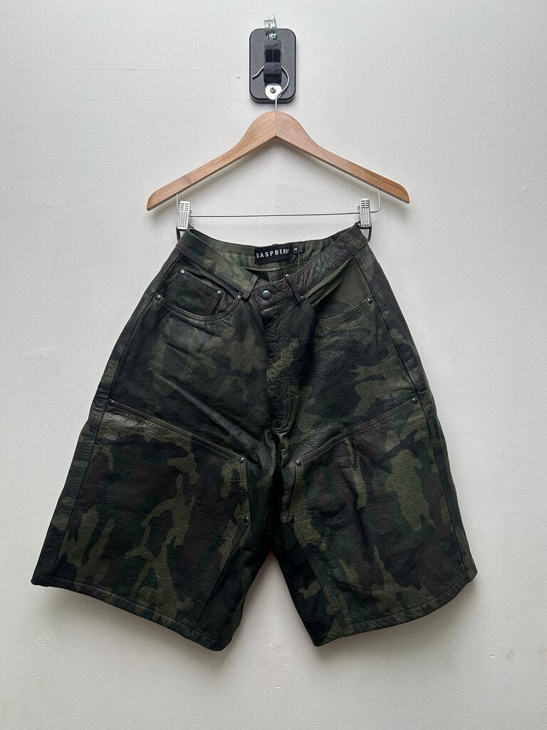 Preowned GV Gallery Camo Leather Double Knee Shorts sz.S