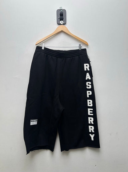 New Gv Gallery Black White Spellout 3/4th Shorts Sz.Medium