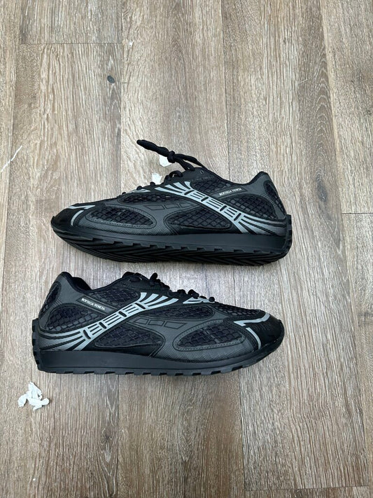 Preowned Bottega Orbit Black Grey Sz.43