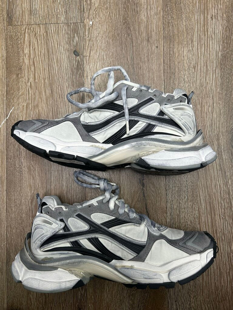Preowned Balenciaga Runners Distressed White/Black Suede Sz. 43 (NO BOX)