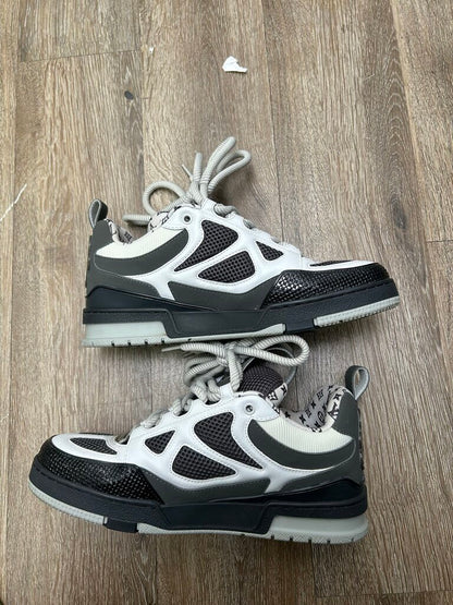 Preowned Louis Vuitton Black Grey White Monogram Skate Sz.8/10M