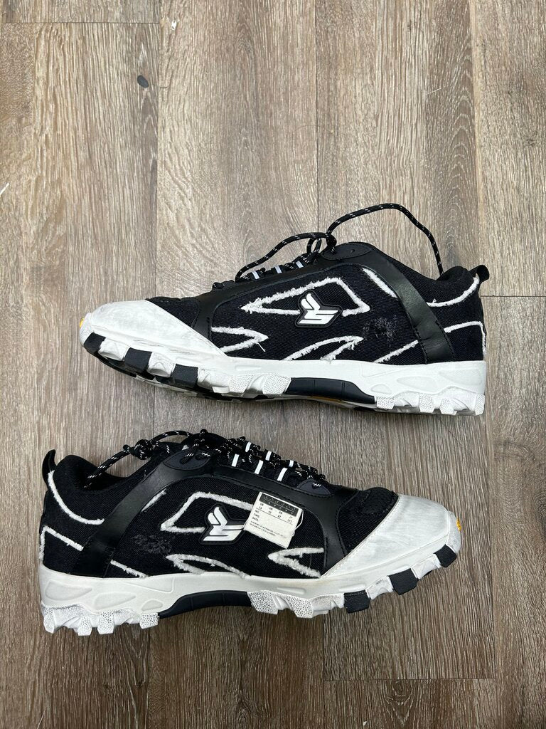 Preowned Sicko Black White Distressed Size 13