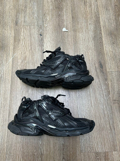 Preowned Balenciaga Black On Black Runner Sz.43 (No Box)