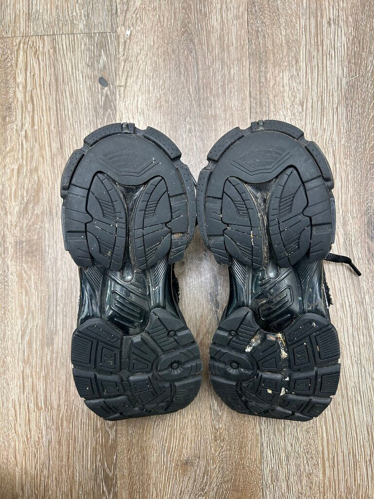 Preowned Balenciaga Black On Black Runner Sz.37