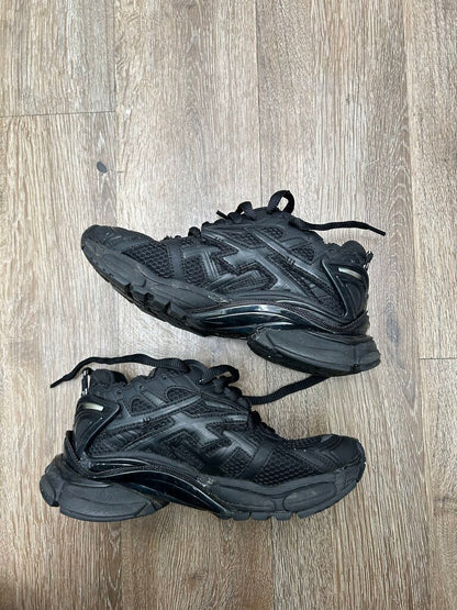 Preowned Balenciaga Black On Black Runner Sz.37