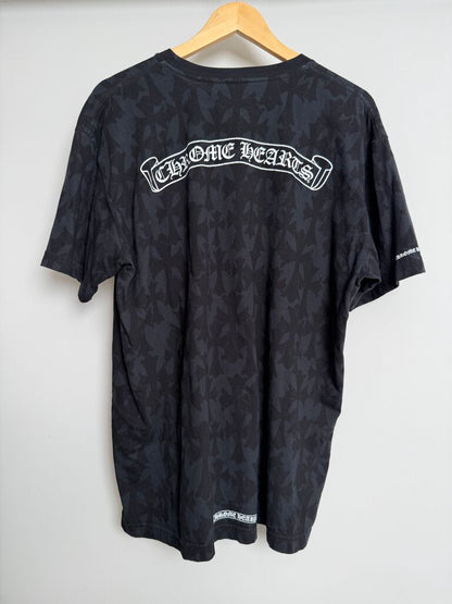 Preowned Chrome Heart Black Cross Monogram Pocket Horseshoe Tee size XL