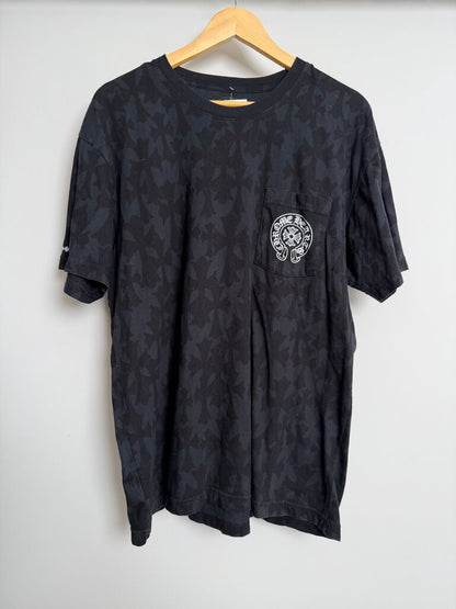 Preowned Chrome Heart Black Cross Monogram Pocket Horseshoe Tee size XL
