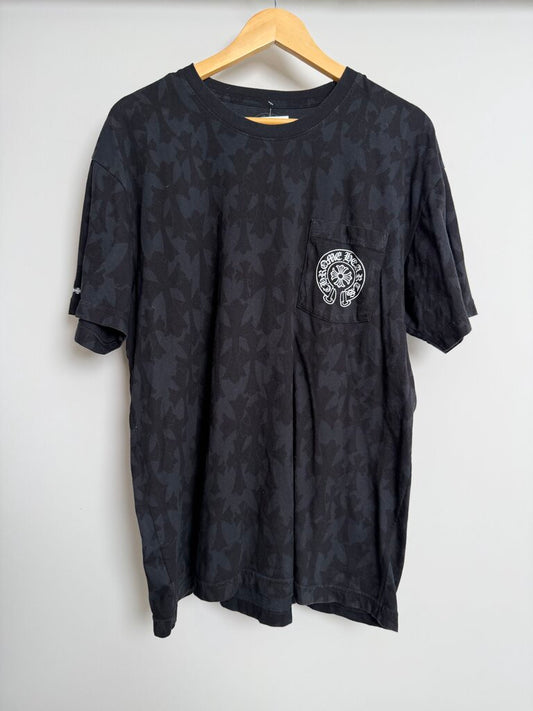Preowned Chrome Heart Black Cross Monogram Pocket Horseshoe Tee size XL
